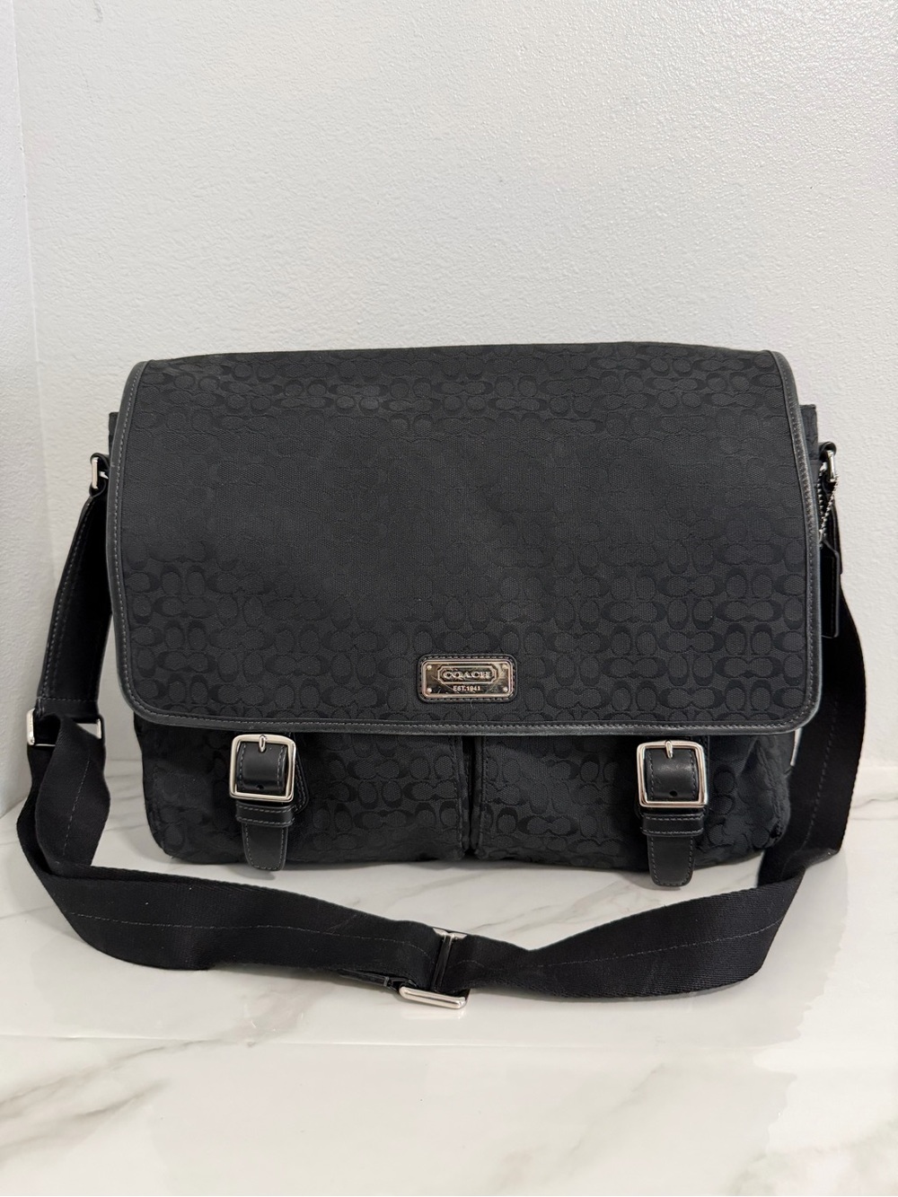 Coach Black Signature Messenger laptop crossbody bag (Style F70283
